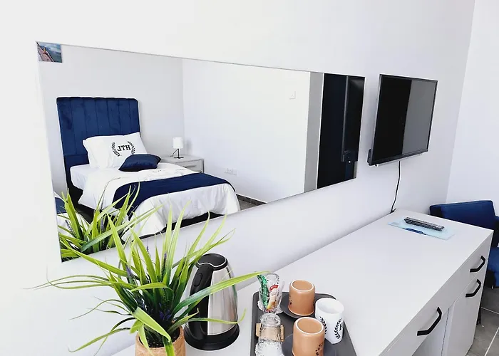 Haydarpasa Ticaret Lisesi Turizm Uygulama Отель Никосия